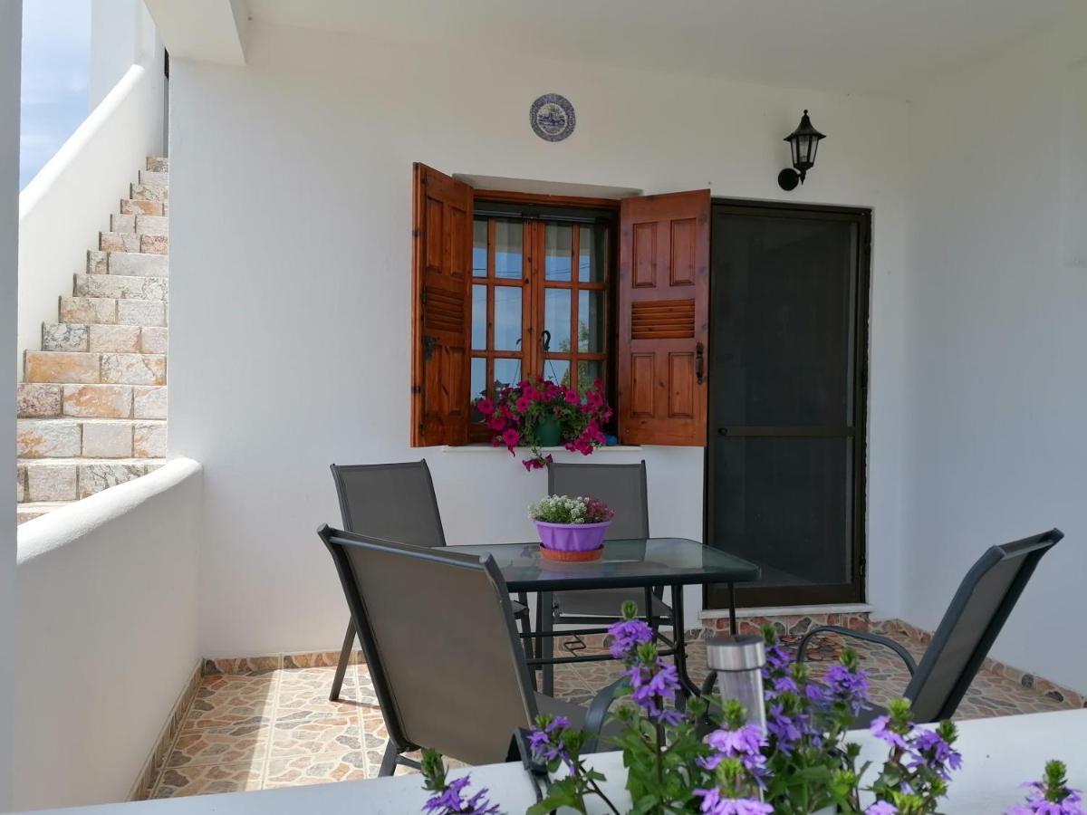 Athena'S Houses Skyros Exterior photo